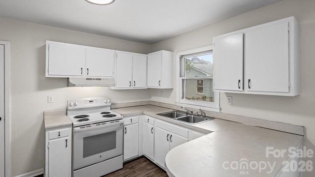 634 Kentbrook Drive, Charlotte, NC 28213