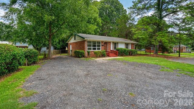 634 Kentbrook Drive, Charlotte, NC 28213
