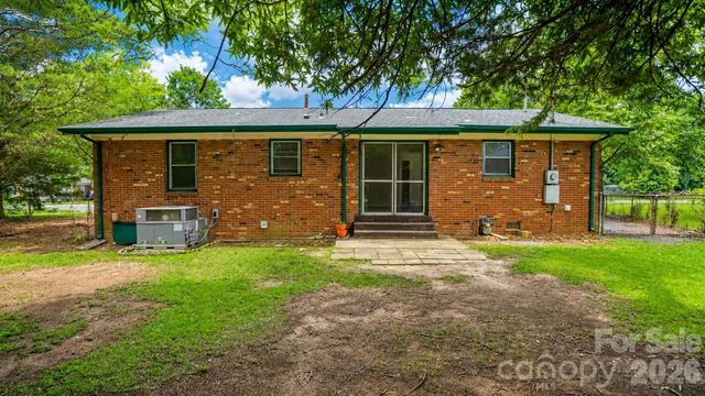 634 Kentbrook Drive, Charlotte, NC 28213