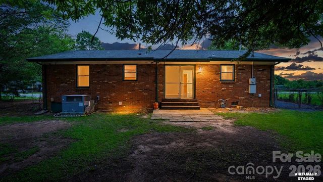 634 Kentbrook Drive, Charlotte, NC 28213