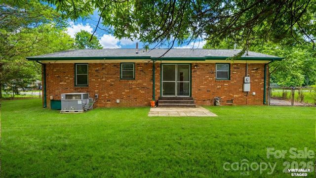 634 Kentbrook Drive, Charlotte, NC 28213