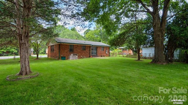 634 Kentbrook Drive, Charlotte, NC 28213
