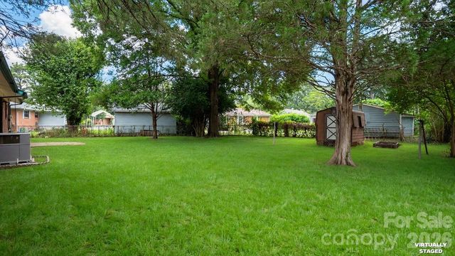 634 Kentbrook Drive, Charlotte, NC 28213