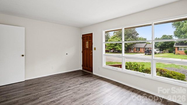 634 Kentbrook Drive, Charlotte, NC 28213