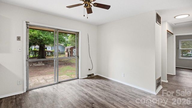 634 Kentbrook Drive, Charlotte, NC 28213