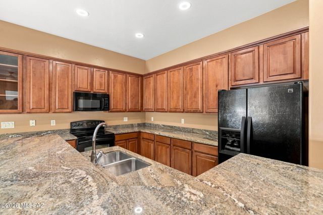 123 E Castlefield Circle, Tucson, AZ 85704