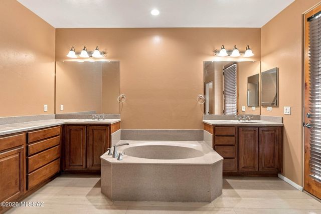 123 E Castlefield Circle, Tucson, AZ 85704