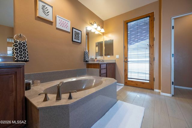 123 E Castlefield Circle, Tucson, AZ 85704