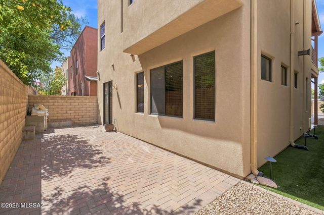 123 E Castlefield Circle, Tucson, AZ 85704