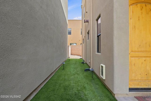 123 E Castlefield Circle, Tucson, AZ 85704