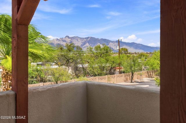 123 E Castlefield Circle, Tucson, AZ 85704