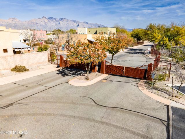 123 E Castlefield Circle, Tucson, AZ 85704