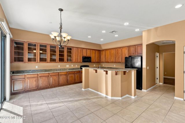 123 E Castlefield Circle, Tucson, AZ 85704