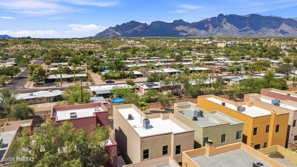 123 E Castlefield Circle, Tucson, AZ 85704