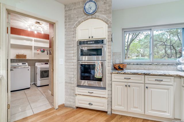 13058 N HUNTERS CIR, San Antonio, TX 78230