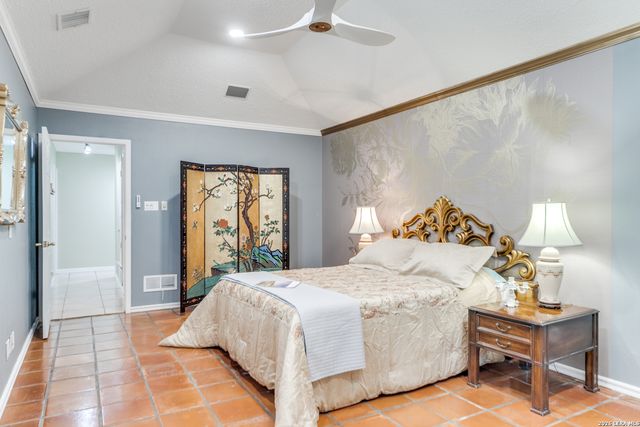 13058 N HUNTERS CIR, San Antonio, TX 78230