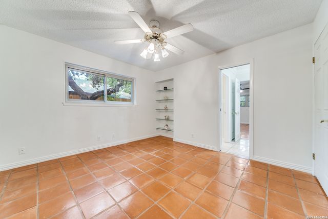 13058 N HUNTERS CIR, San Antonio, TX 78230