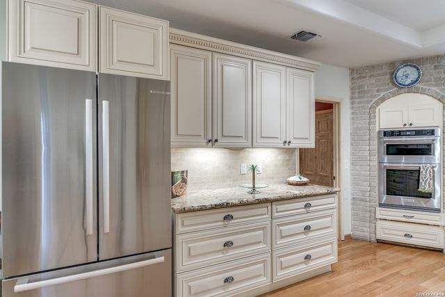 13058 N HUNTERS CIR, San Antonio, TX 78230