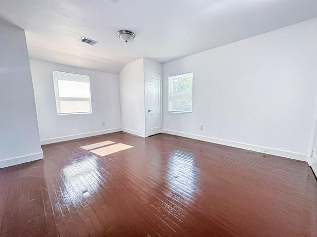 2555 Pierce Street, Beaumont, TX 77703