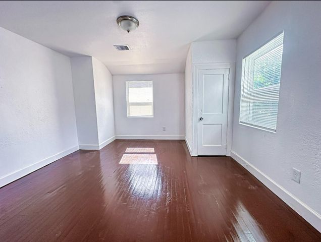 2555 Pierce Street, Beaumont, TX 77703