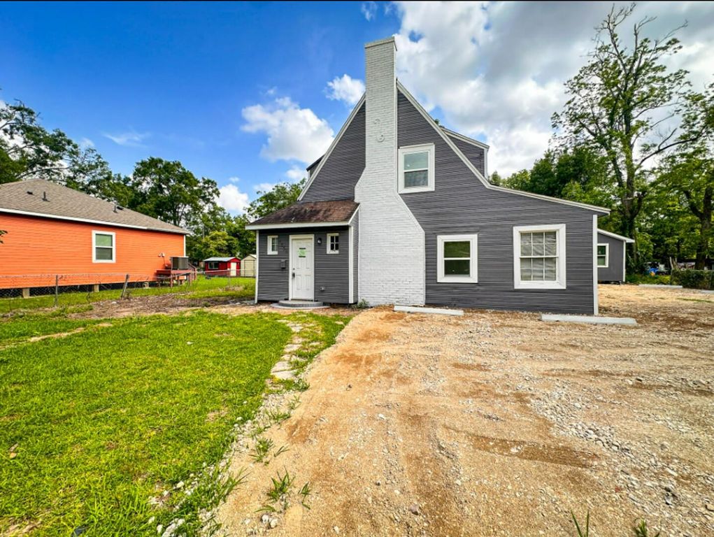 2555 Pierce Street, Beaumont, TX 77703