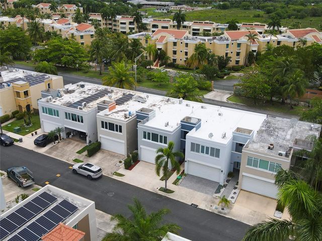 16 CIELO PERLA STREET, Vega Alta, PR 00692