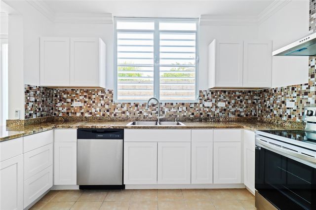 16 CIELO PERLA STREET, Vega Alta, PR 00692