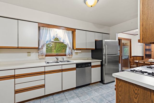 1713 Oak Street, Spring Grove, IL 60081