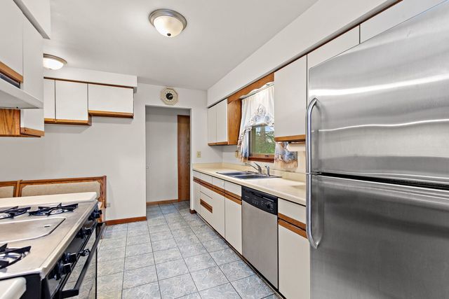 1713 Oak Street, Spring Grove, IL 60081