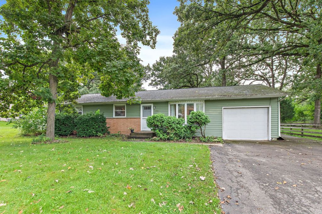1713 Oak Street, Spring Grove, IL 60081