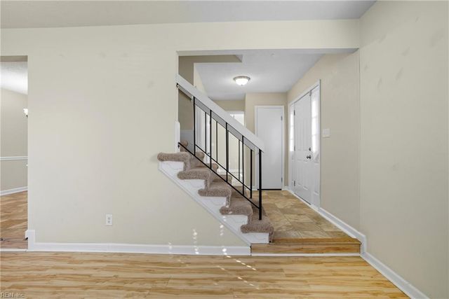 712 Biltmore DR, Virginia Beach, VA 23454