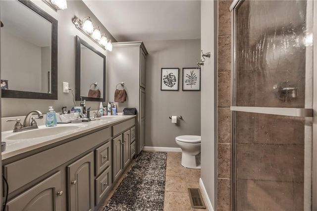 10717 McGee Street, Kansas City, MO 64114