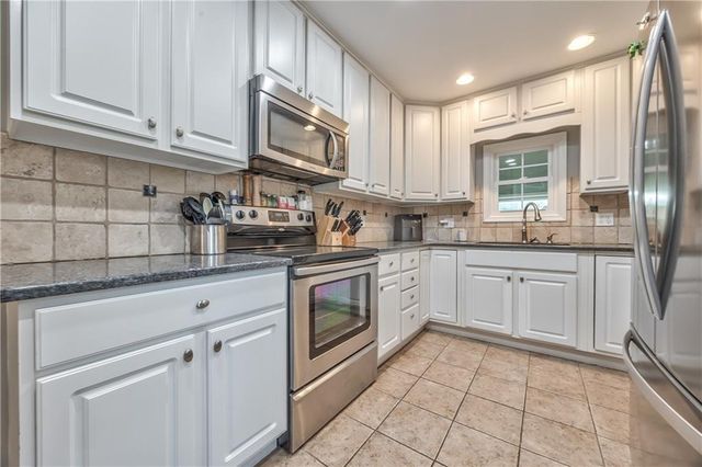 10717 McGee Street, Kansas City, MO 64114