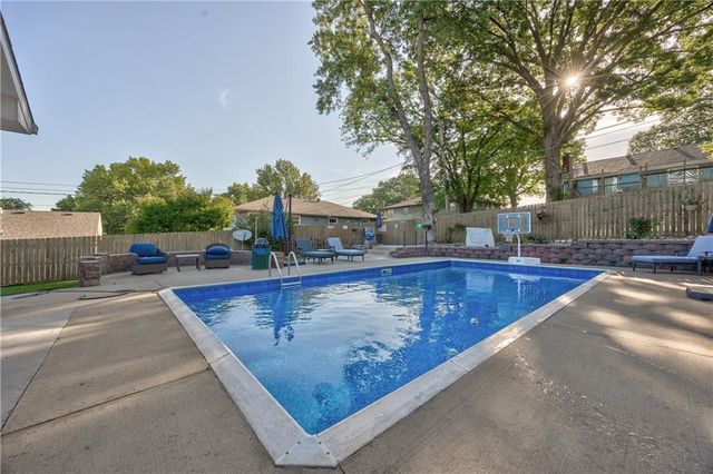 10717 McGee Street, Kansas City, MO 64114