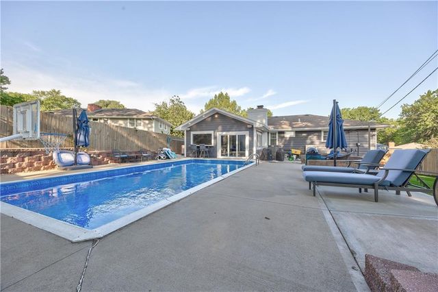 10717 McGee Street, Kansas City, MO 64114