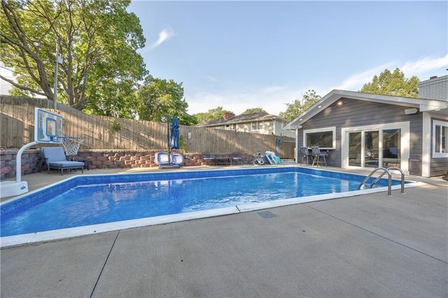 10717 McGee Street, Kansas City, MO 64114