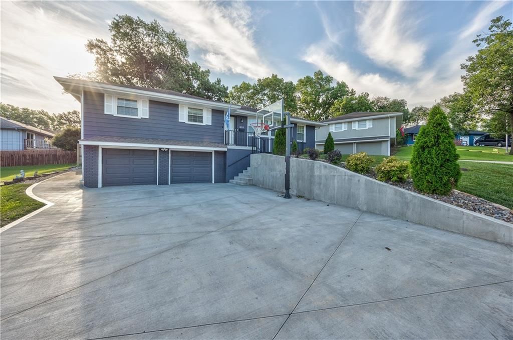 10717 McGee Street, Kansas City, MO 64114