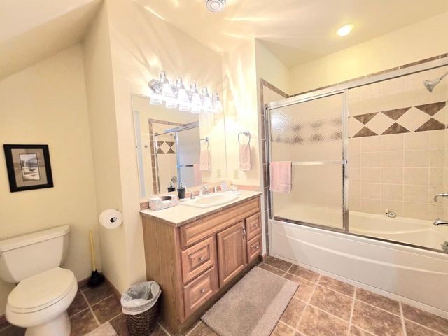 711 Giddings AVENUE, Sheboygan Falls, WI 53085