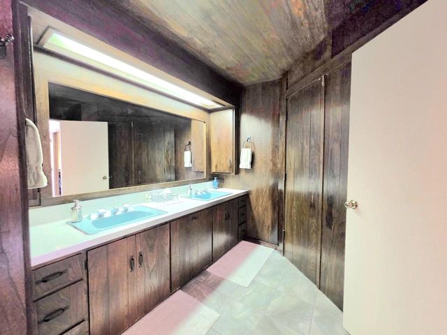 711 Giddings AVENUE, Sheboygan Falls, WI 53085