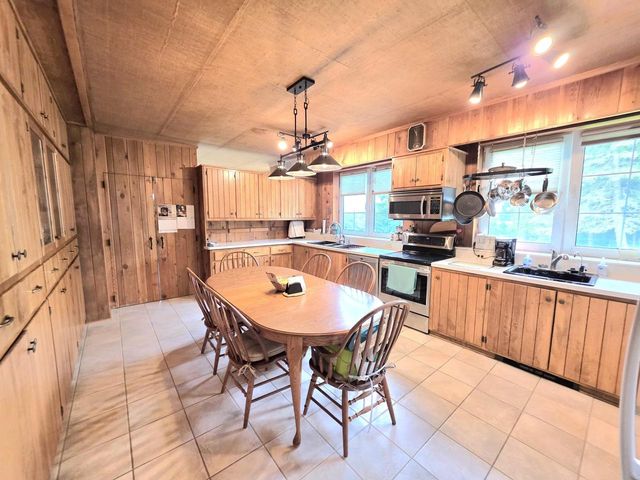 711 Giddings AVENUE, Sheboygan Falls, WI 53085