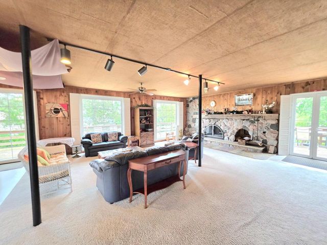 711 Giddings AVENUE, Sheboygan Falls, WI 53085