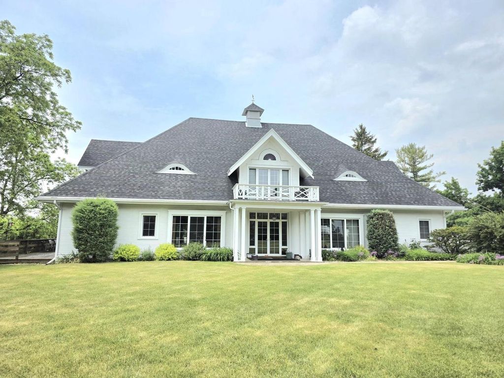 711 Giddings AVENUE, Sheboygan Falls, WI 53085