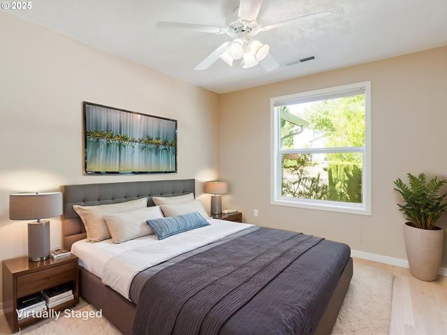 142 Sw HOWARD Dr, Mc Minnville, OR 97128