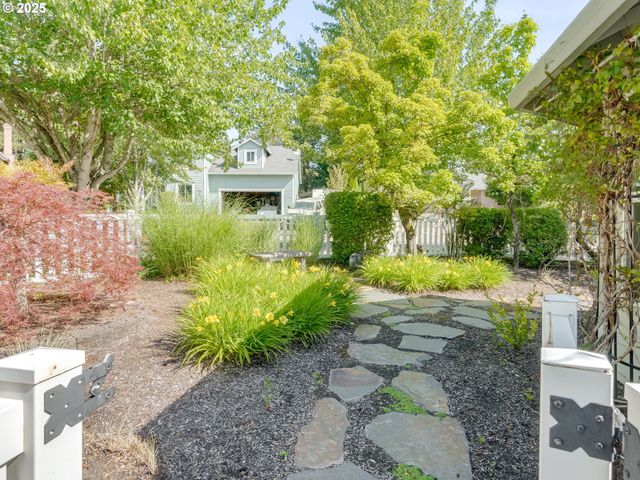 142 Sw HOWARD Dr, Mc Minnville, OR 97128