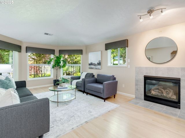 142 Sw HOWARD Dr, Mc Minnville, OR 97128