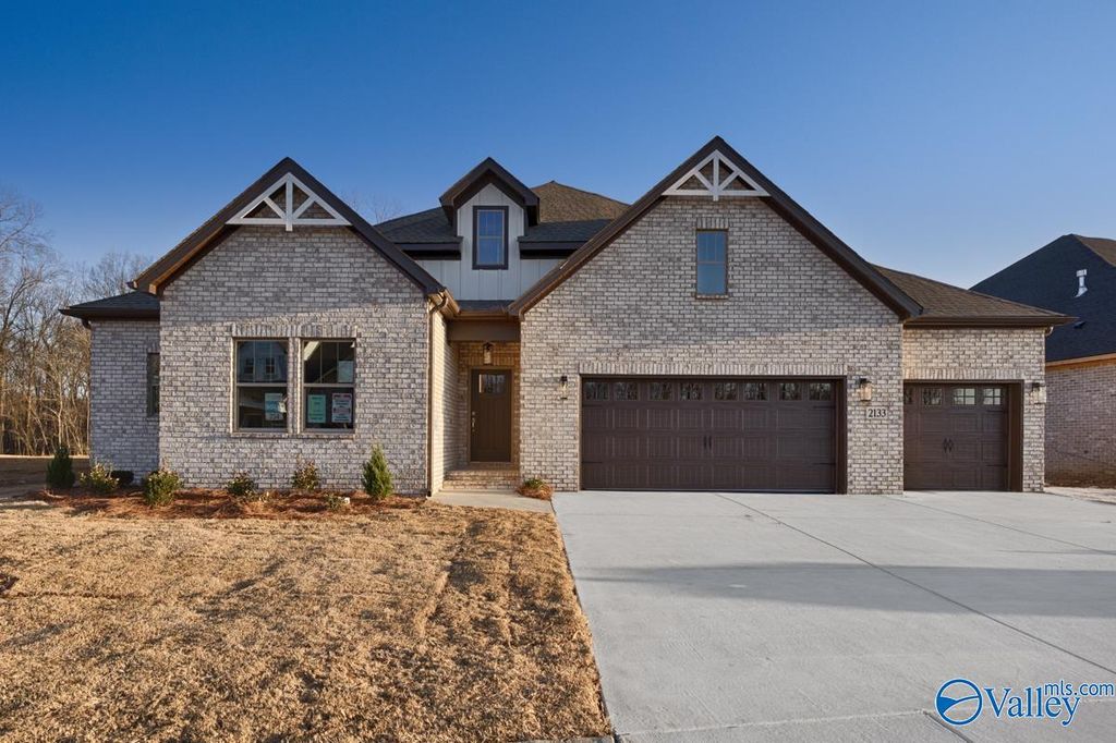 2115 Bloomfell Bend, Huntsville, AL 35802