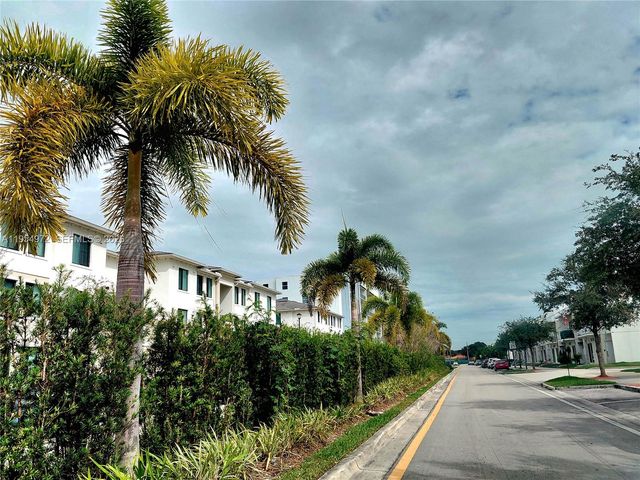 25868 SW 139th Path, Homestead, FL 33032