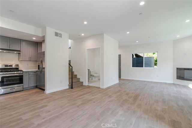 1961 Waltonia Drive 106, Montrose, CA 91020