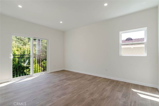 1961 Waltonia Drive 106, Montrose, CA 91020