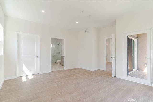 1961 Waltonia Drive 106, Montrose, CA 91020